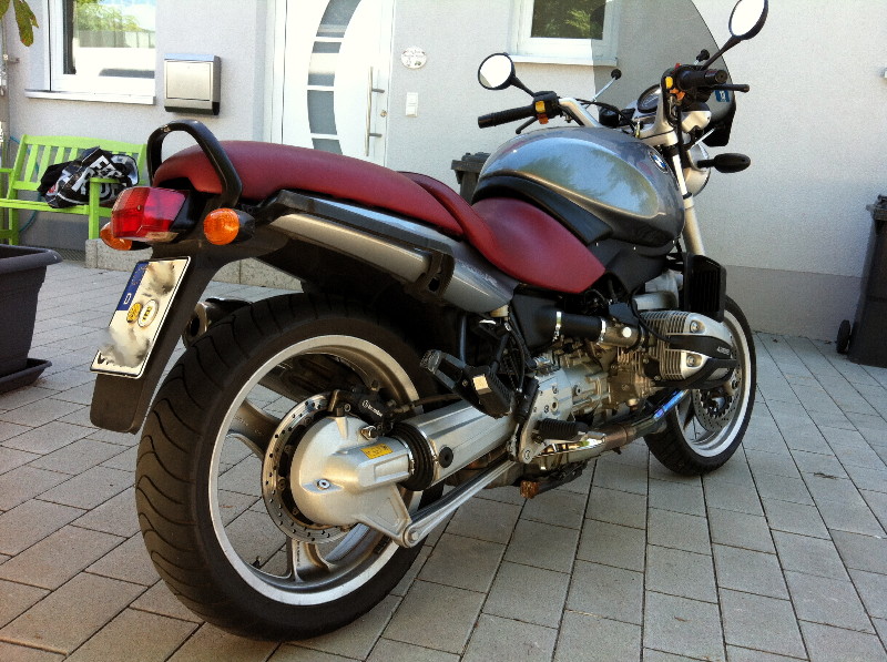 CM_R1100R_02.jpg