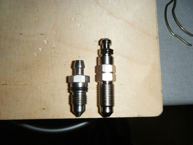 links Original / rechts Stahlbus