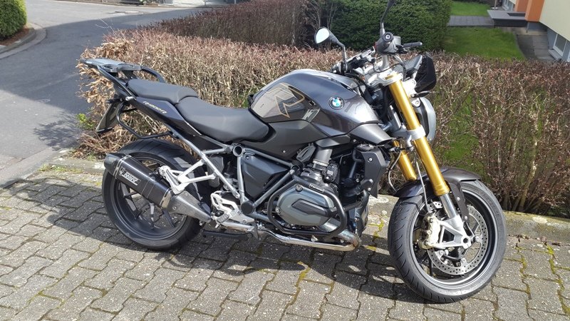BMW 2.jpg