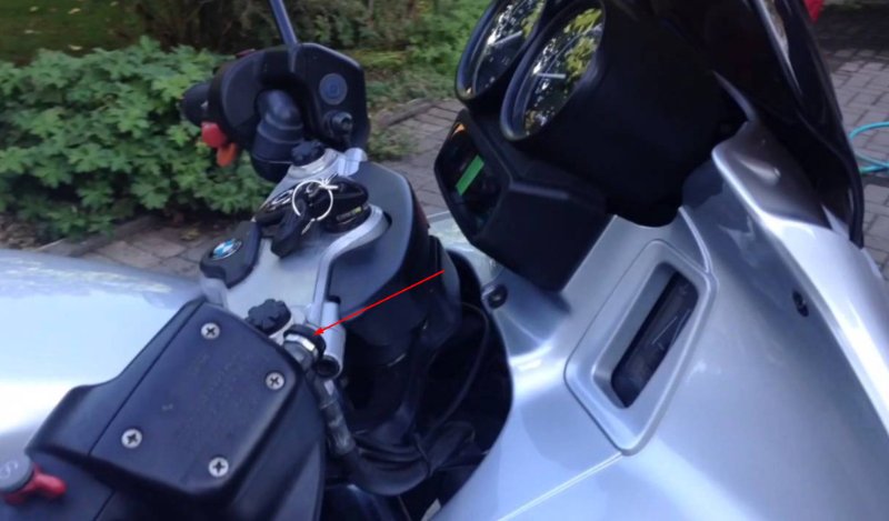 R1150RS_BremsschraubeAbdeckung.jpg