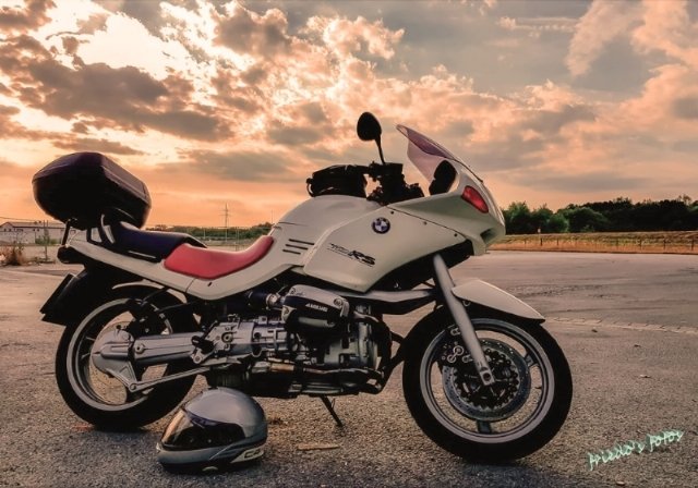 r1100rs4.jpg