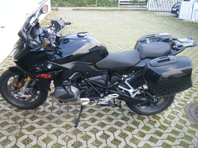 mit Koffer
