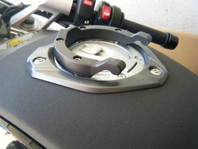 SW Motech Tankring der R1250RS an der R1300RS