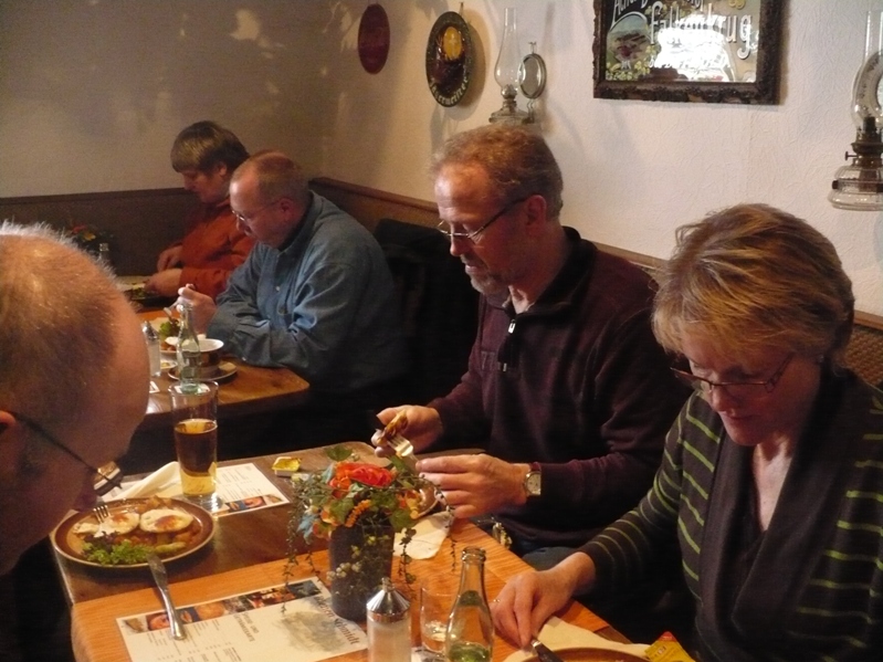 auch Michael, Simone und Thomas waren dabei.JPG